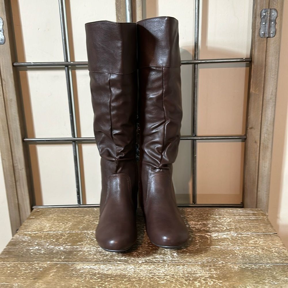 Brown leather boots with ID card holder inside size 7 1/2 new